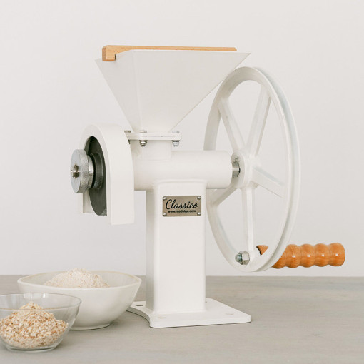 Classico manual grain mill